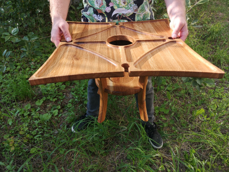 Большой винный столик из дуба, 50×50 см от мастерской DIVIRO